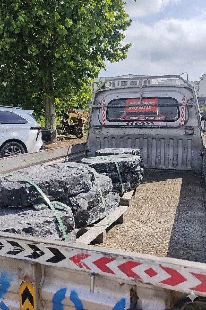 basalt-stepping-stones-pallet-packaging
