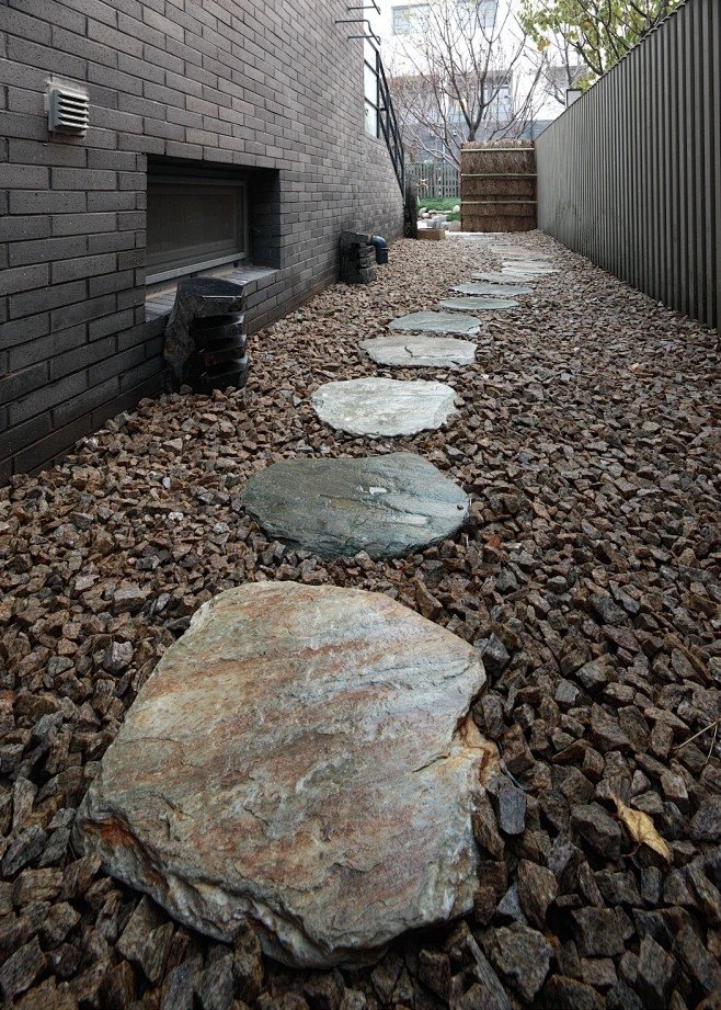 basalt-steppers-anti-slip-surface
